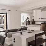 Nomad Mykonos - Small Luxury Of The World Ξενοδοχείο Καλό Λιβάδι
